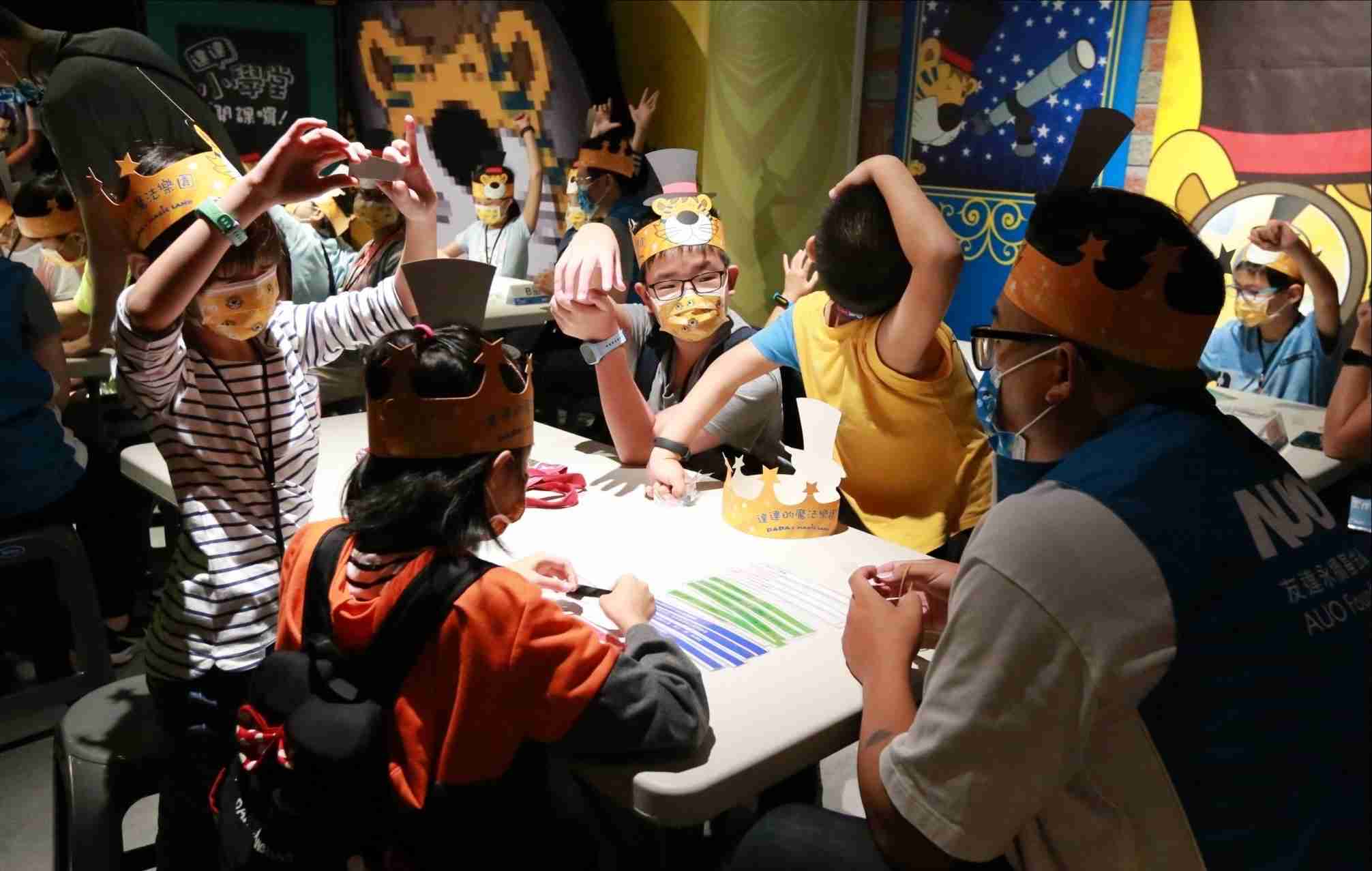 优游UB8以永续理念推动全人教育计划，，，内外结盟储备科普教育人才，，荣获亚太永续行动奖社会共融面的金奖肯定